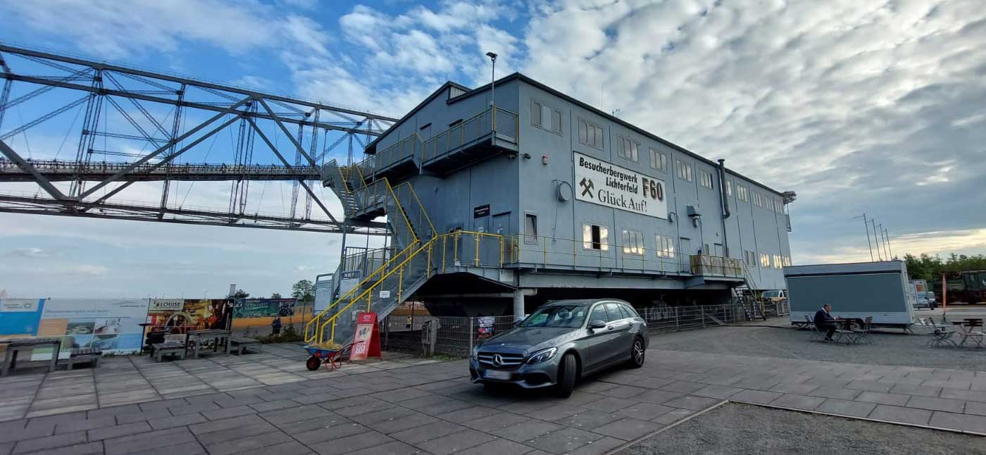 Lausitzer Besucherbergwerk F60 – Abraumförderbrücke am Bergheider See erleben