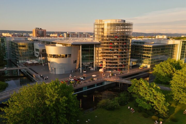Glaesernen Manufaktur von VW in Dresden 1