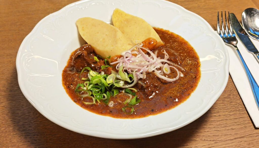 Gulasch im Cafe Louvre Prag Gulasch im Cafe Louvre Prag