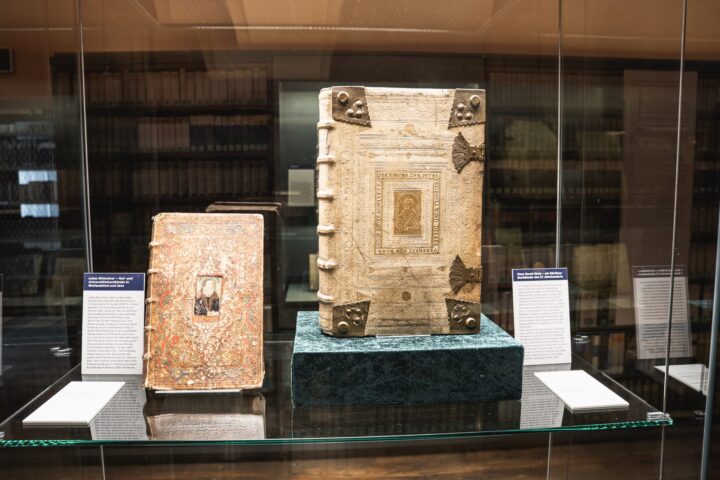 ausstellung bucheinbaende barockhaus 10