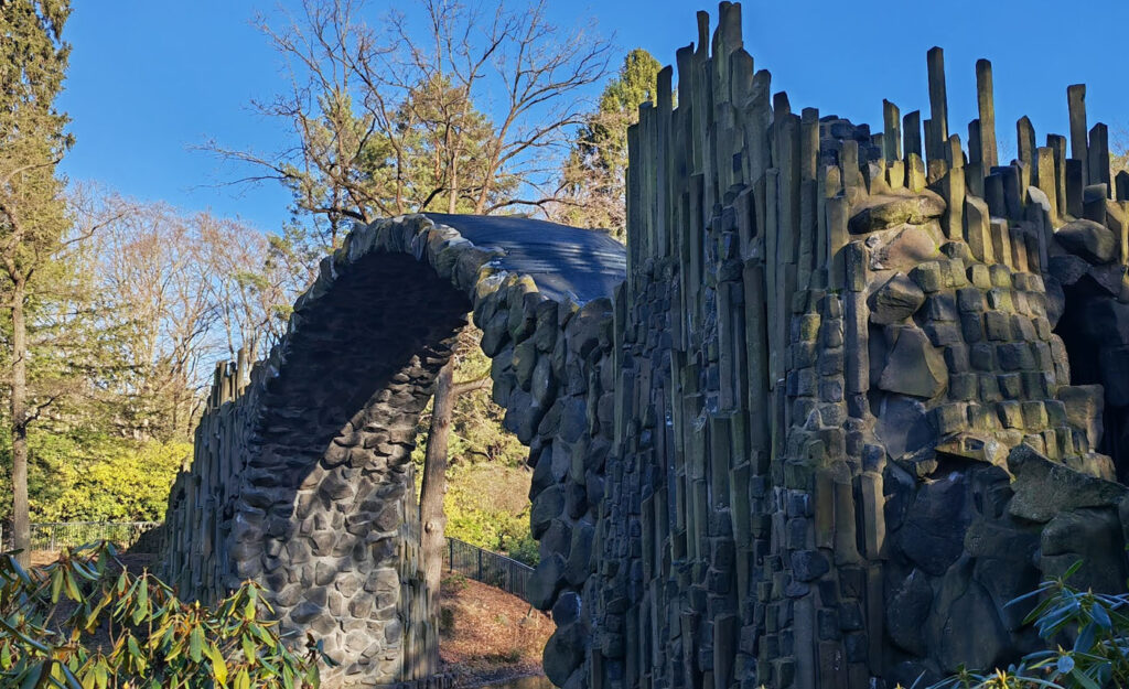 Rakotzbrücke im Rhododendronpark Kromlau