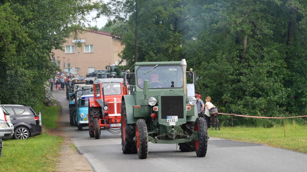 traktorentreffen schoepstal 2025 19
